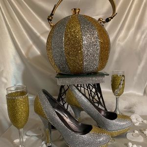 Customize Purse with matching Champagne Glasses